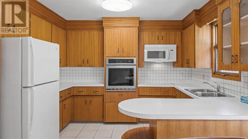 135 Kennedy Avenue — photo 7 of 25