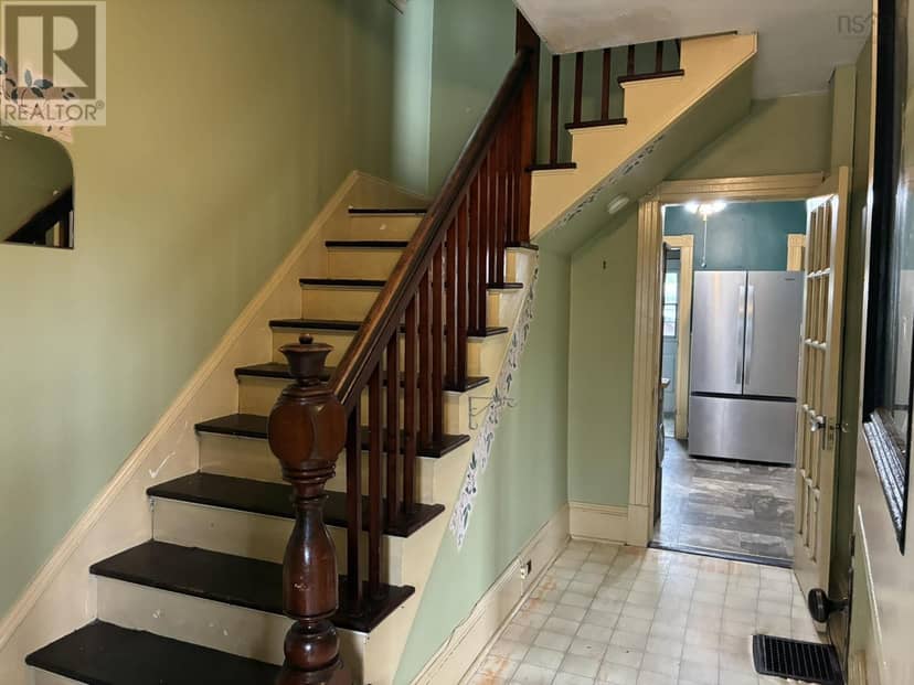 53 RIVERSIDE Avenue — photo 6 of 31
