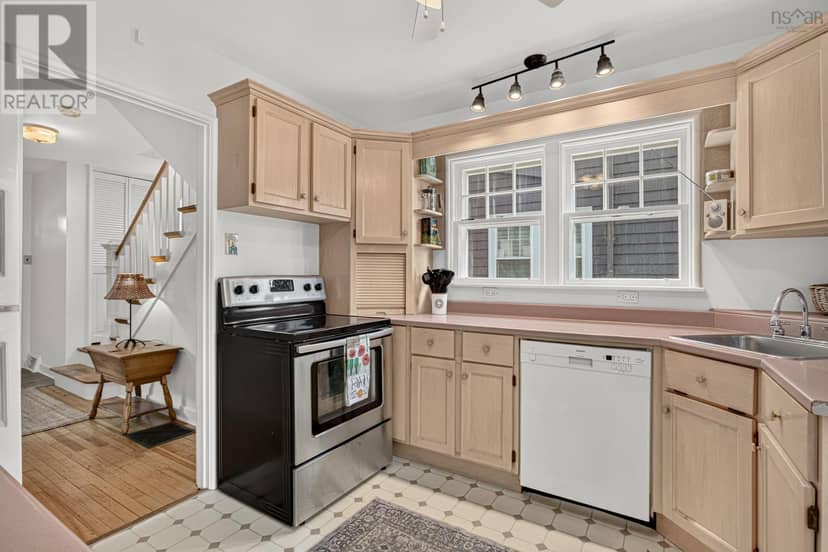 2590 Poplar Street — photo 8 of 20