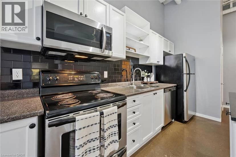410 KING Street W Unit# 218 — photo 15 of 31
