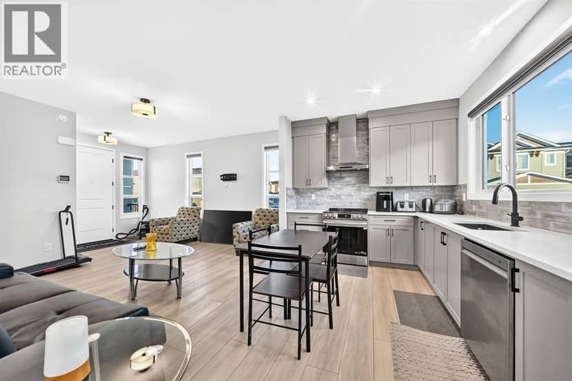 216 Lucas Place NW — photo 9 of 40