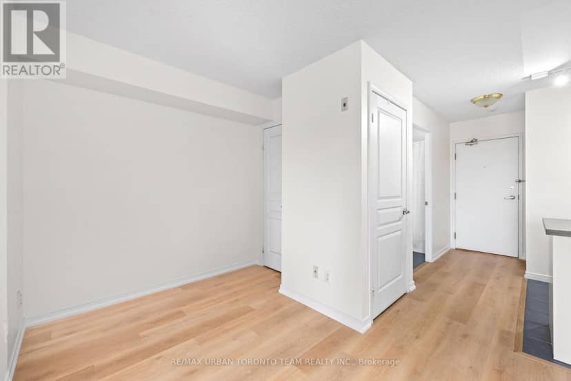 #505 - 140 Bathurst Street — photo 21 of 30