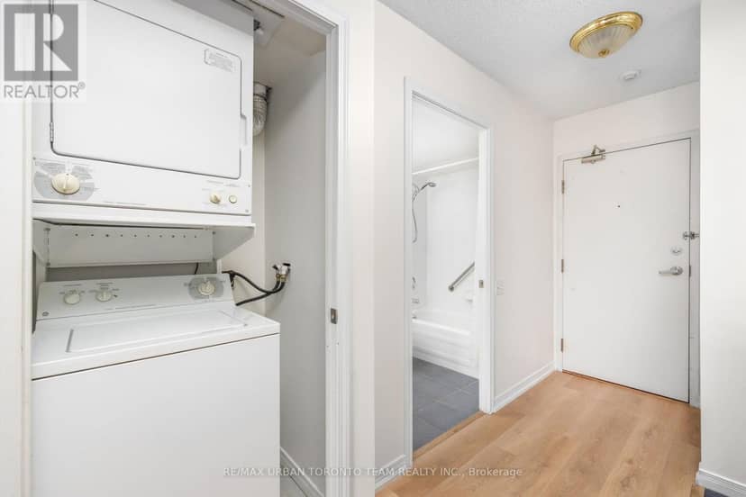 #505 - 140 Bathurst Street — photo 23 of 30