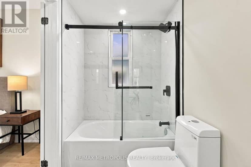 488 McKellar Street — photo 14 of 33