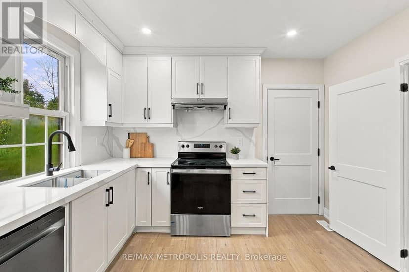 488 McKellar Street — photo 10 of 33