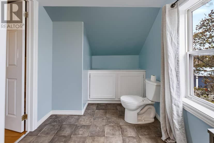 20 Cowan Street — photo 18 of 27