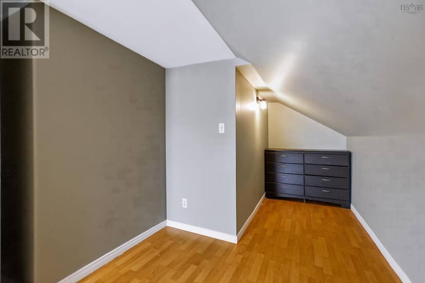 20 Cowan Street — photo 22 of 27