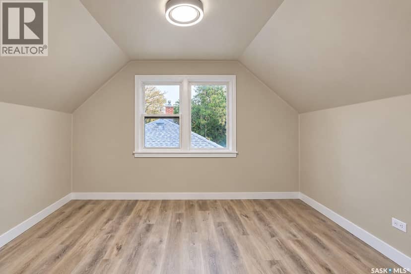 3721 Caen AVENUE — photo 16 of 30