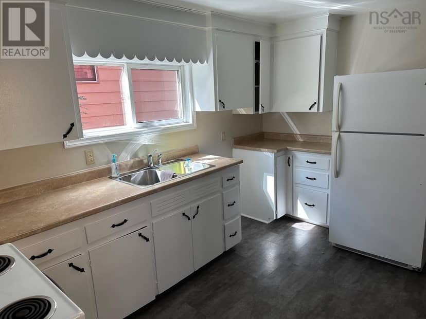 6162 Charles Street — photo 6 of 29