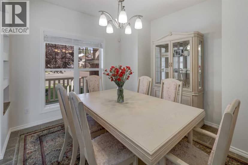 27 Rockyspring Gate NW, Calgary, photo 3