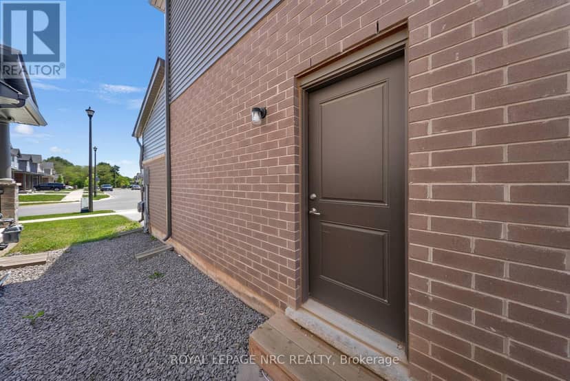 12 Swan Avenue — photo 11 of 40
