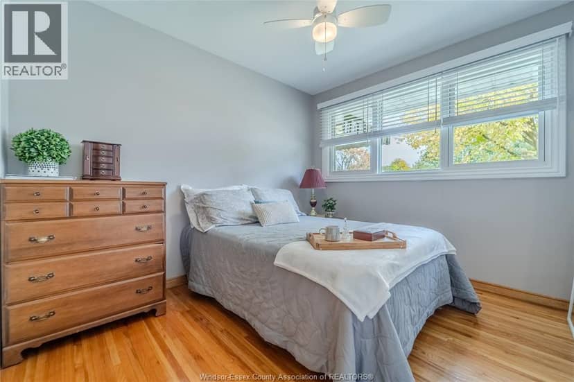 1049 Buckingham Road — photo 18 of 40