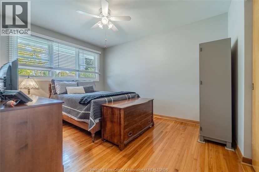 1049 Buckingham Road — photo 15 of 40