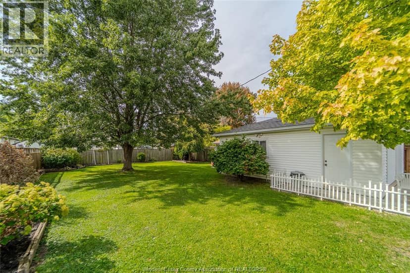 1049 Buckingham Road — photo 39 of 40