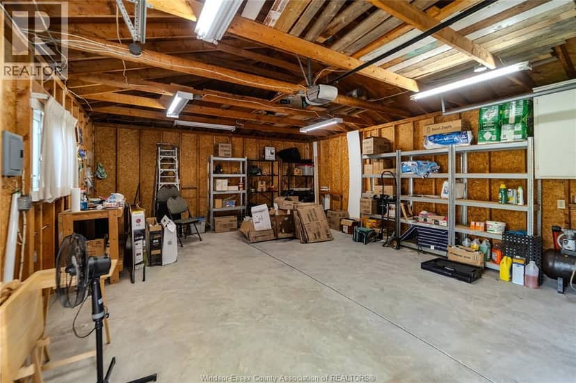 1049 Buckingham Road — photo 38 of 40