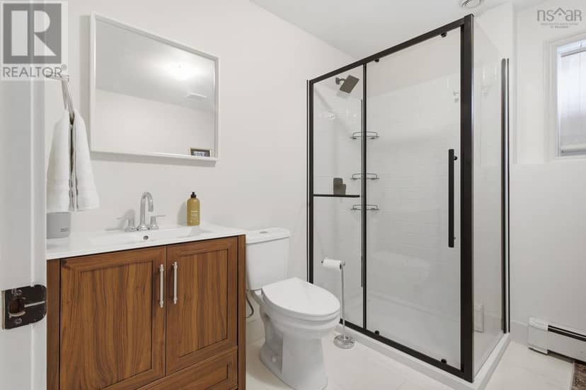 4 Alder Crescent — photo 26 of 40