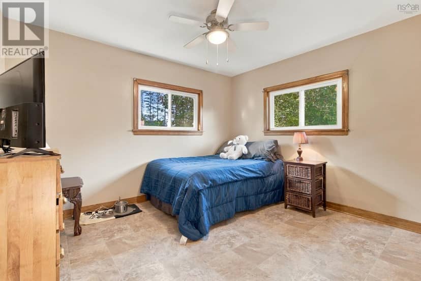 122 Campbell Avenue — photo 14 of 32