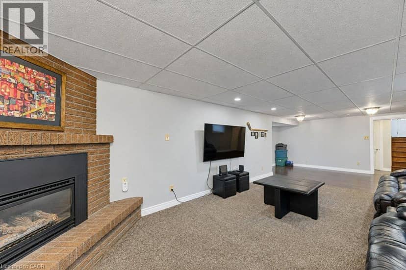 34 WAYNE Drive — photo 28 of 40