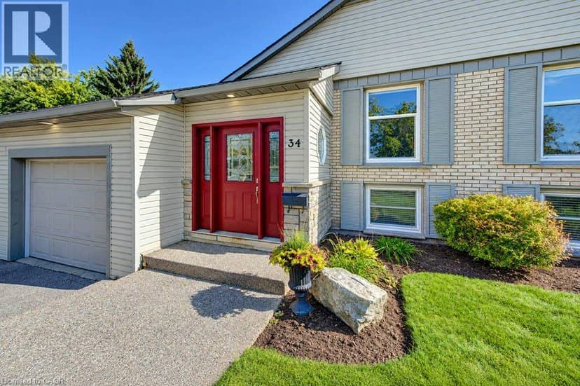 34 WAYNE Drive — photo 3 of 40