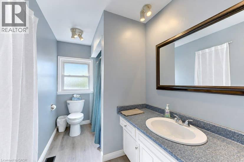 34 WAYNE Drive — photo 18 of 40