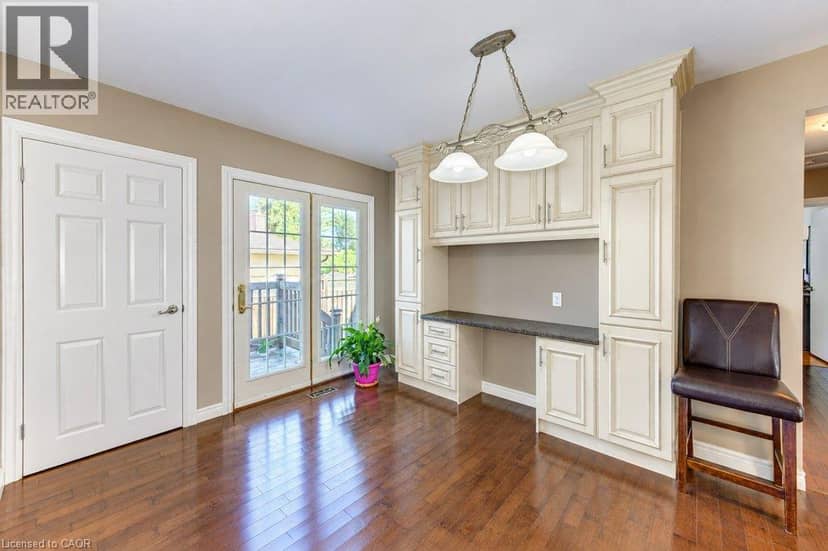 34 WAYNE Drive — photo 12 of 40