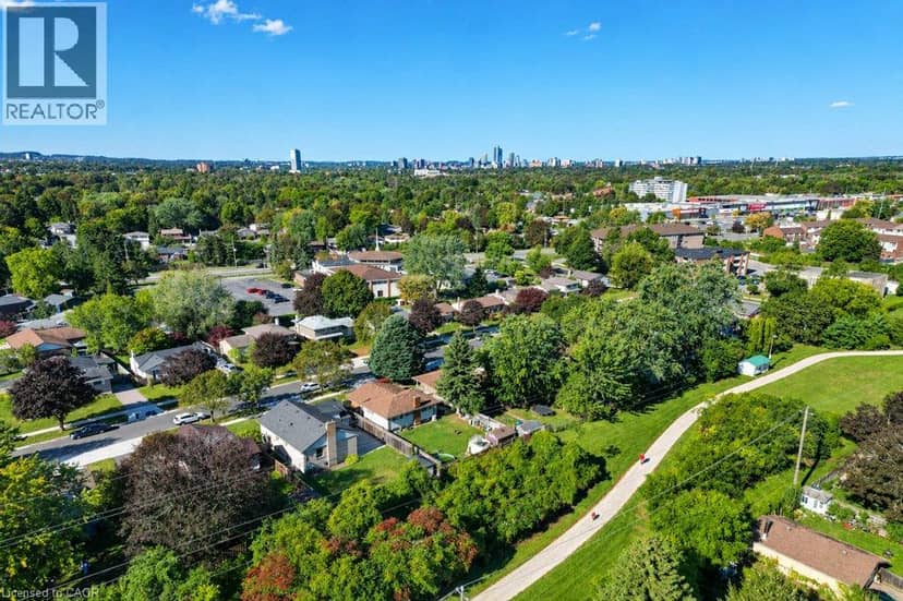 34 WAYNE Drive — photo 37 of 40