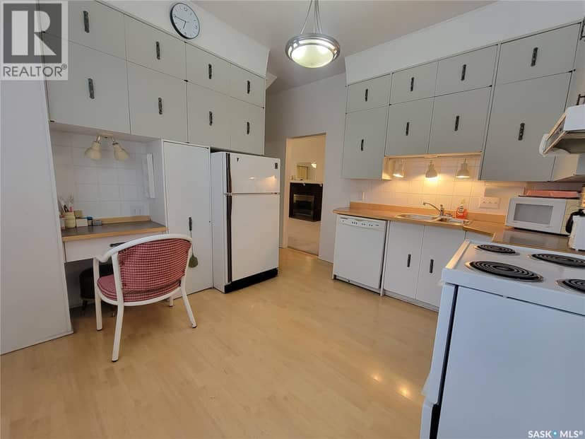 411 1st STREET W, Wilkie, photo 3