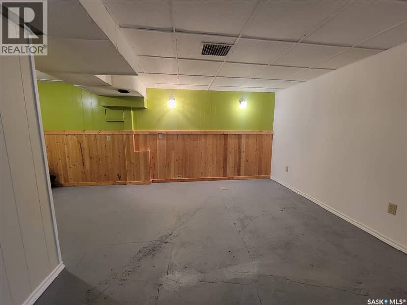 411 1st STREET W — photo 21 of 28