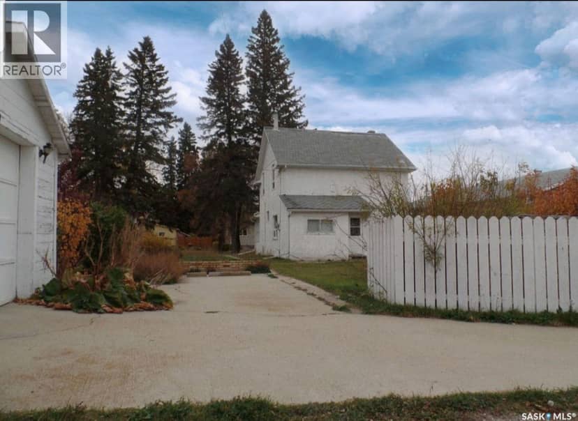 411 1st STREET W — photo 18 of 28