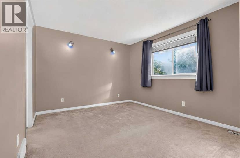 2724 16 Avenue SE — photo 23 of 37