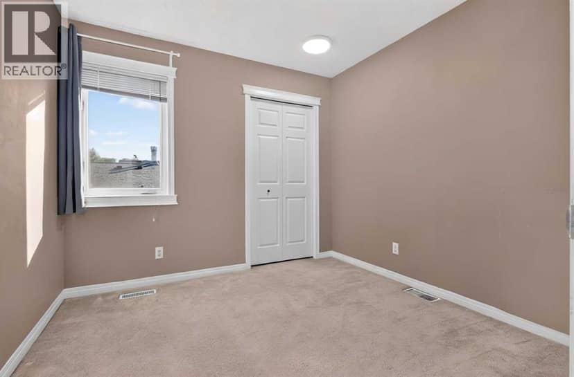 2724 16 Avenue SE — photo 20 of 37
