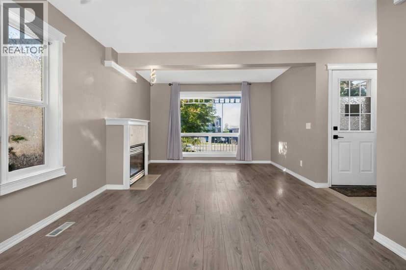 2724 16 Avenue SE, Calgary, photo 2