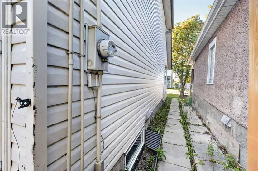 2724 16 Avenue SE — photo 35 of 37