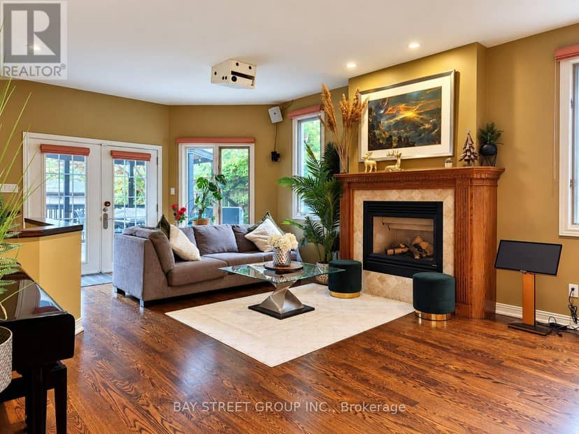 111 Fred Varley Drive, Markham, photo 3