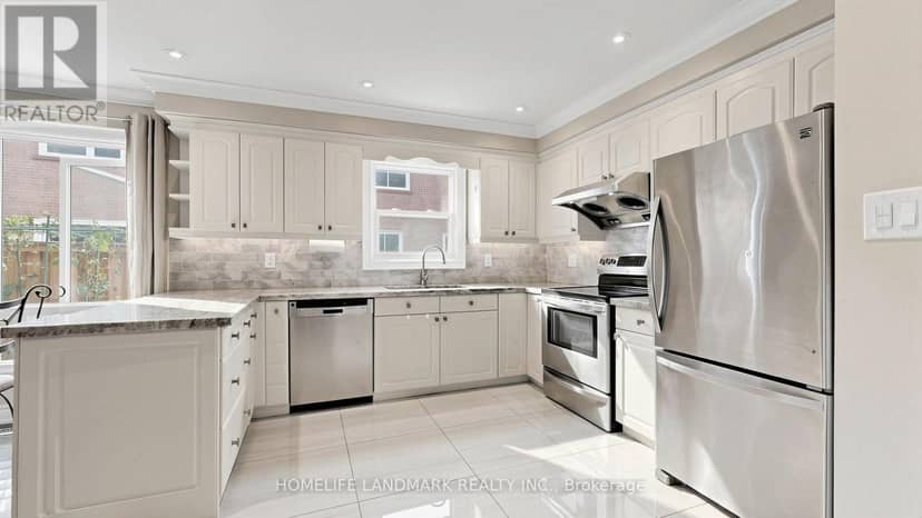 4 Bishop Crescent — photo 12 of 31