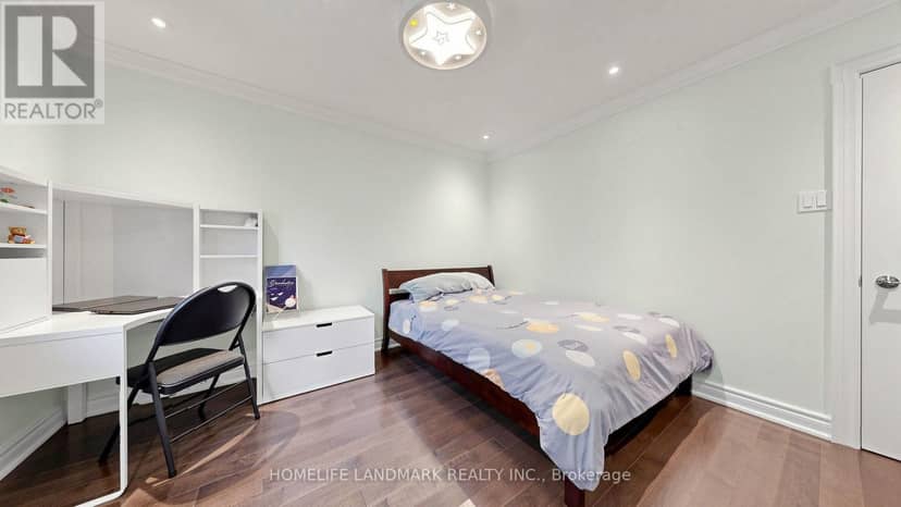 4 Bishop Crescent — photo 18 of 31