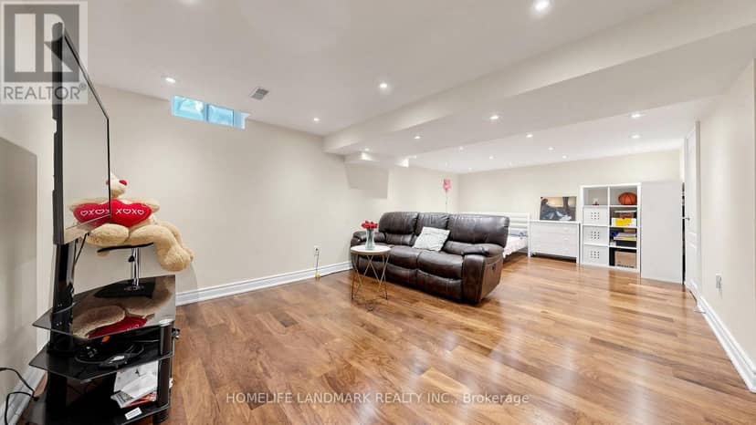4 Bishop Crescent — photo 22 of 31