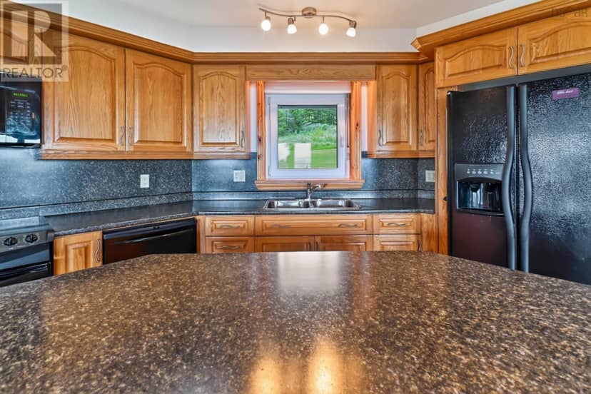 6260 West Bay Road — photo 12 of 40