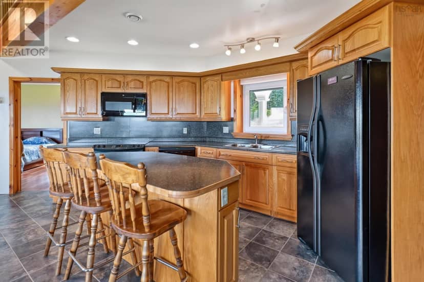 6260 West Bay Road — photo 11 of 40