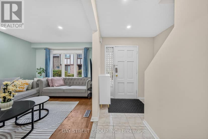 49 - 100 Burrows Hall Boulevard, Toronto, photo 3