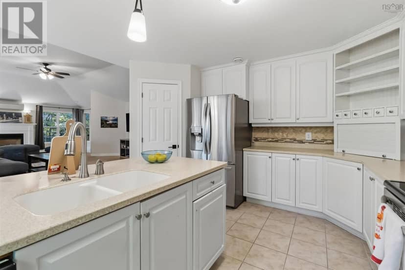 44 Brackstone Court — photo 10 of 40