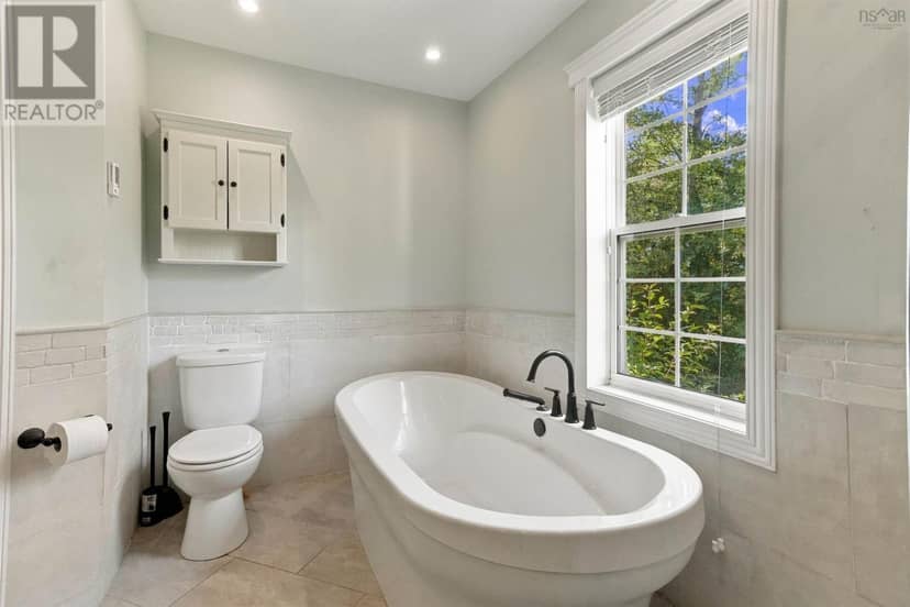 44 Brackstone Court — photo 14 of 40