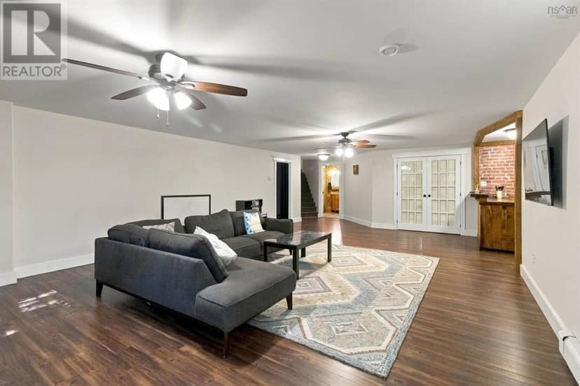 44 Brackstone Court — photo 21 of 40