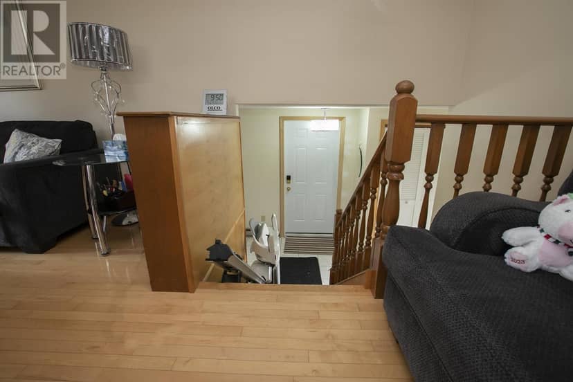 52 Danby RD — photo 14 of 40