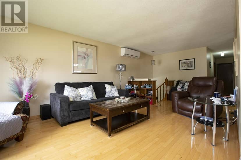 52 Danby RD — photo 26 of 40
