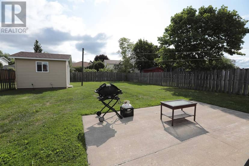 52 Danby RD — photo 8 of 40