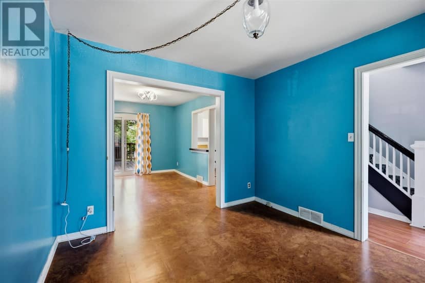 317 Wilson ST — photo 7 of 38