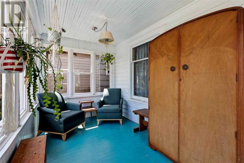 317 Wilson ST — photo 3 of 38