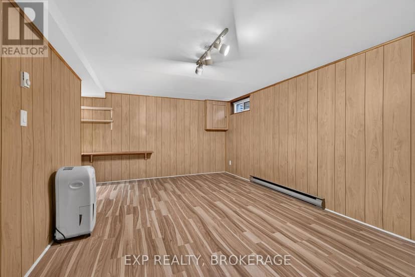 78 - 115 Wright Crescent — photo 28 of 40