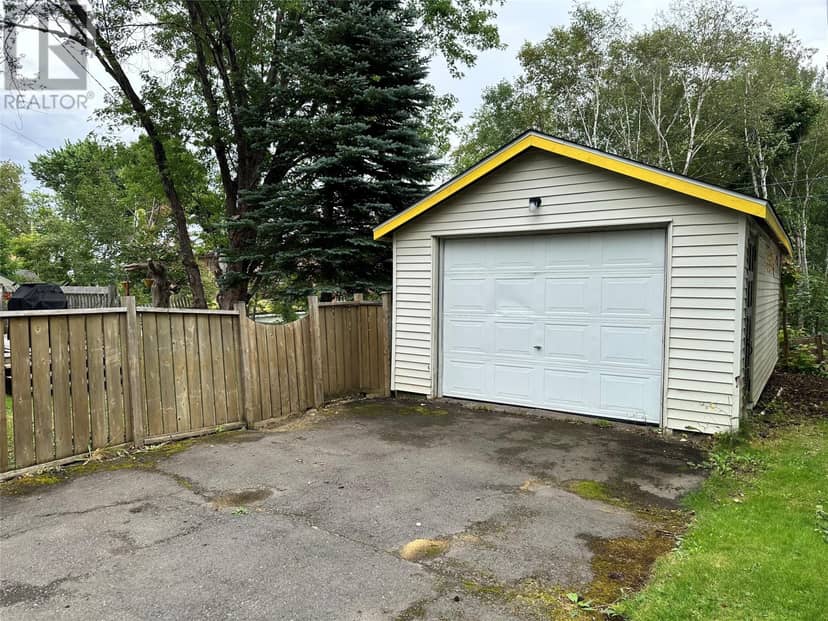 6 Hill Road — photo 17 of 40